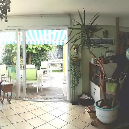 Maison De Un Peu Comme Chez Vous Hotel *